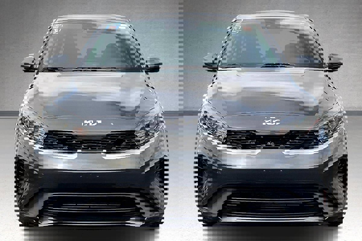 Used 2022 Kia Forte LXS image 3