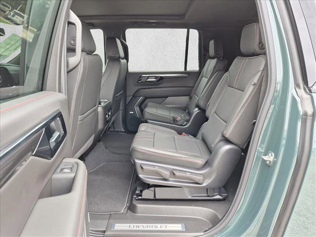 New 2026 Chevrolet Suburban RST w/ Comfort Package AWD/4WD image 17