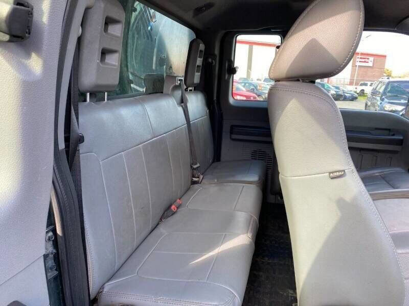 Used 2012 Ford F550 4x4 SuperCab Super Duty w/ Payload Upgrade Pkg image 21