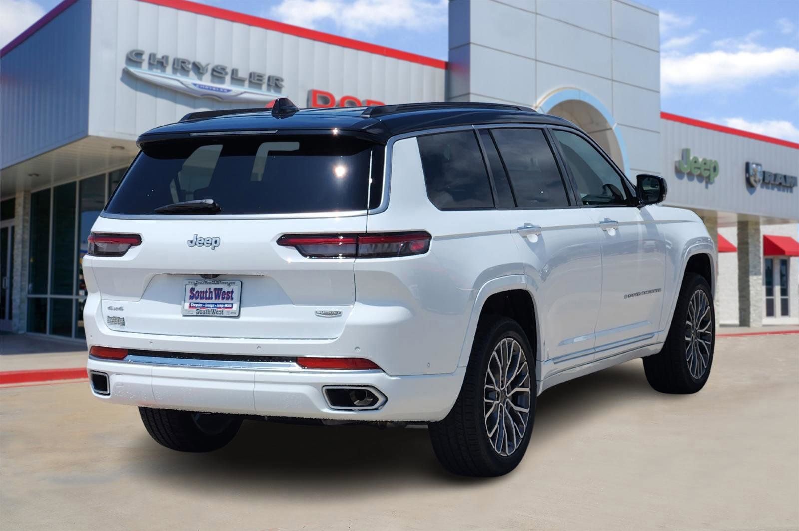 New 2025 Jeep Grand Cherokee L Summit AWD/4WD image 5