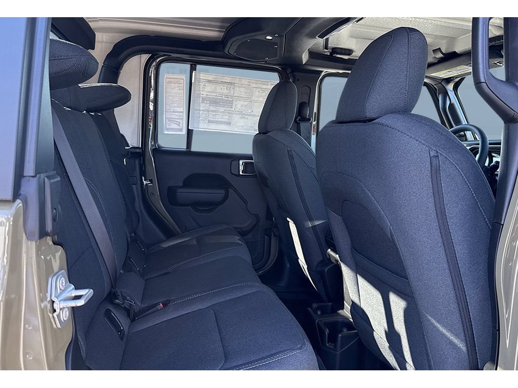 New 2026 Jeep Gladiator Sport AWD/4WD image 18