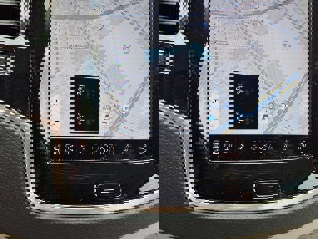 Certified 2023 Volvo XC90 T8 Plus w/ Protection Package image 15