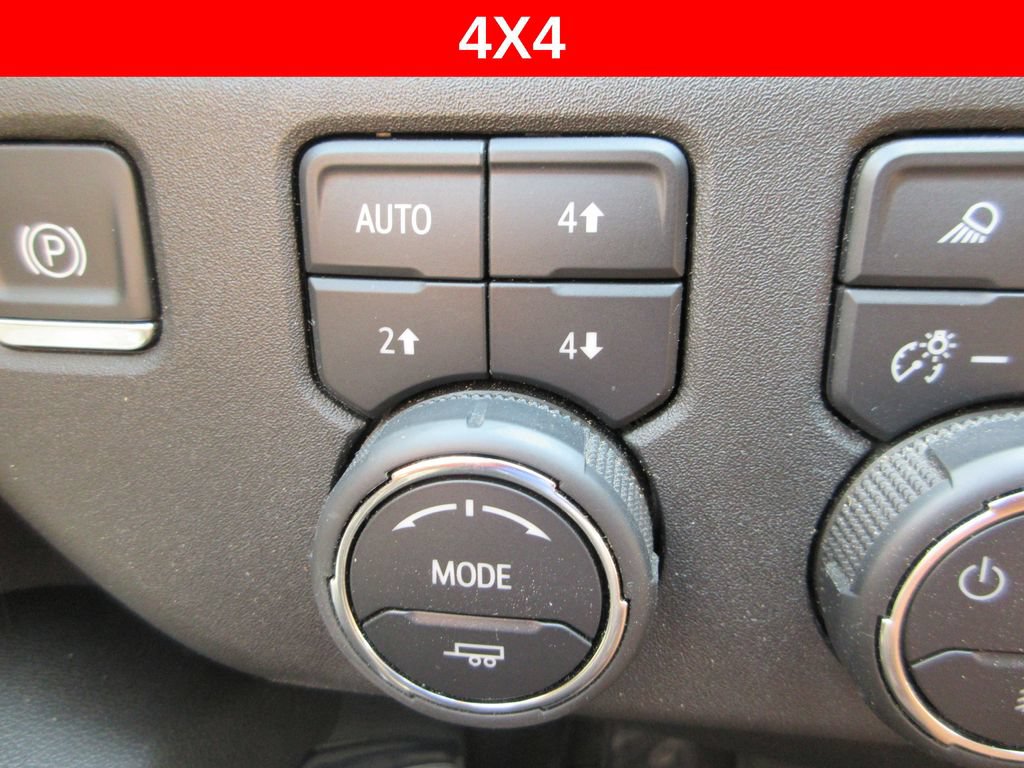 Certified 2024 Chevrolet Silverado 1500 High Country AWD/4WD image 33