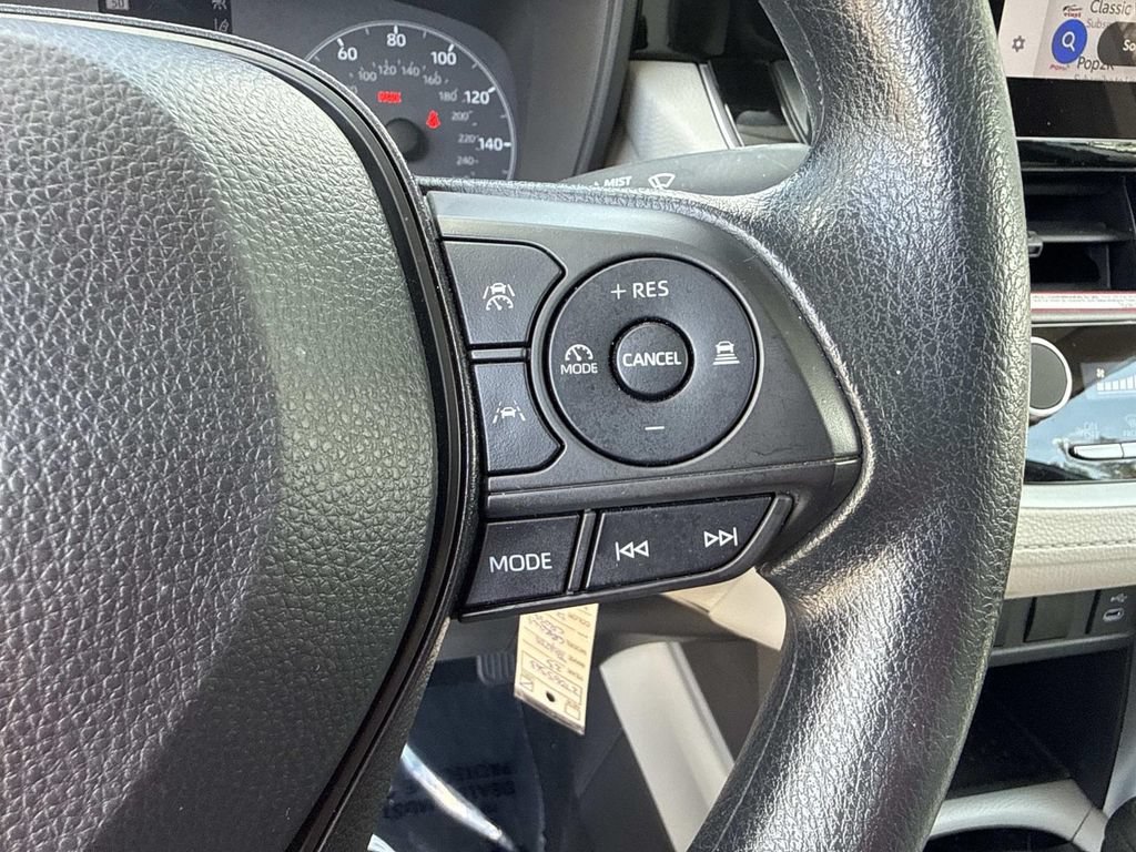 Used 2023 Toyota Corolla Cross L FWD image 35