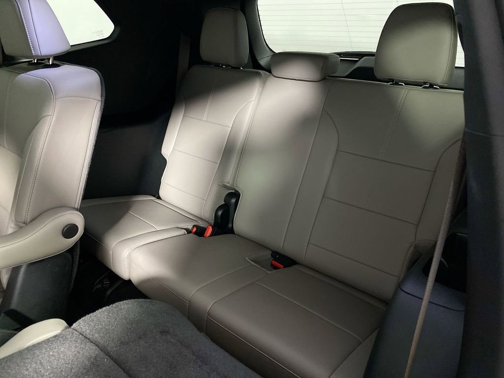 Used 2024 GMC Acadia Elevation w/ Trailering Package image 23