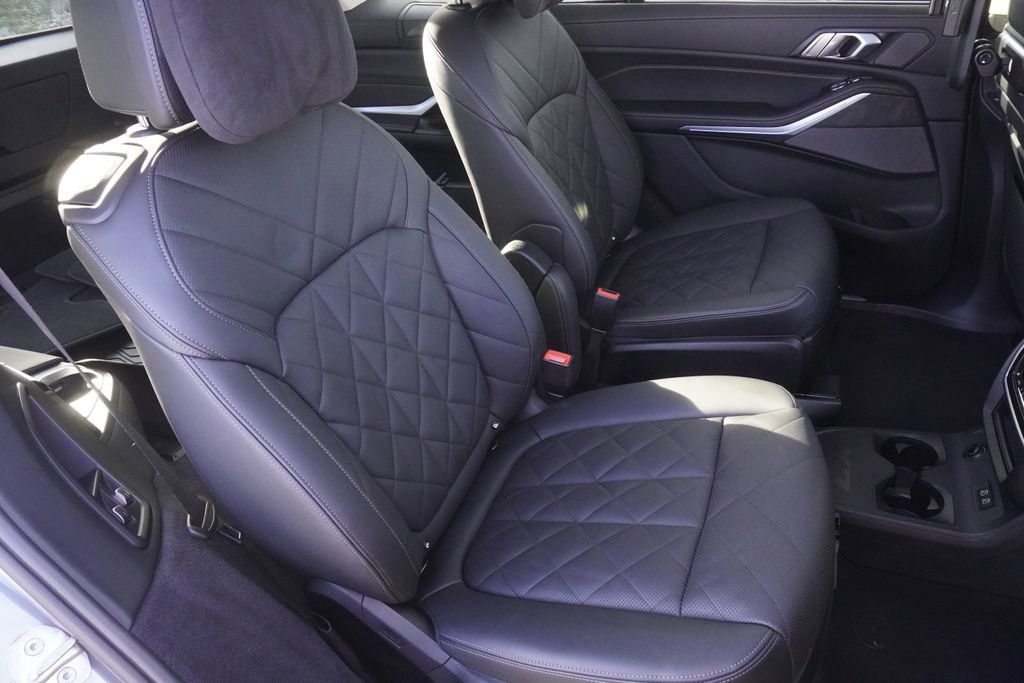 Used 2023 BMW X7 xDrive40i w/ Premium Package image 27