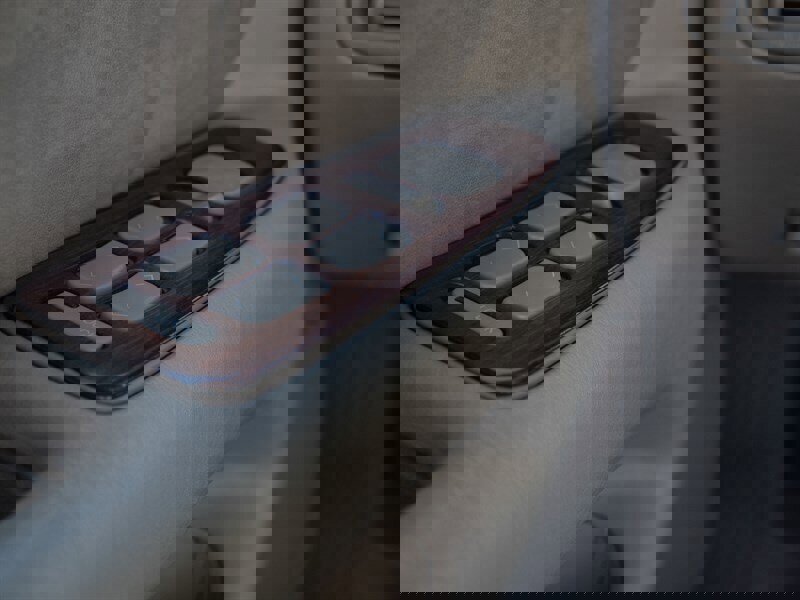 Used 1999 Cadillac Seville SLS w/ Personalization Pkg image 36