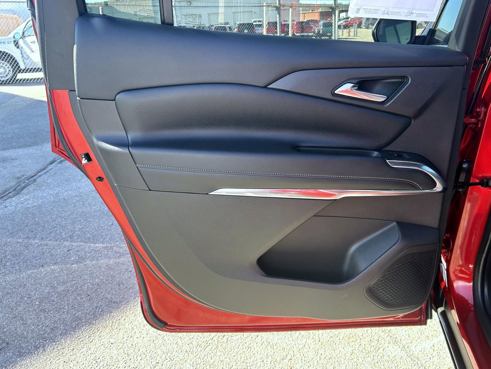 Certified 2025 Chevrolet Traverse LT w/ Driver Confidence Package image 17