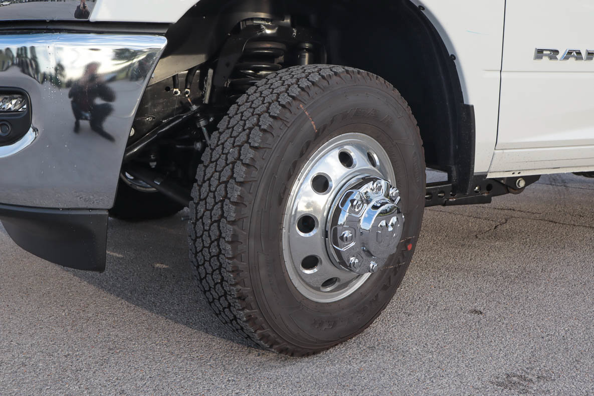New 2027 RAM 3500 Big Horn AWD/4WD image 15