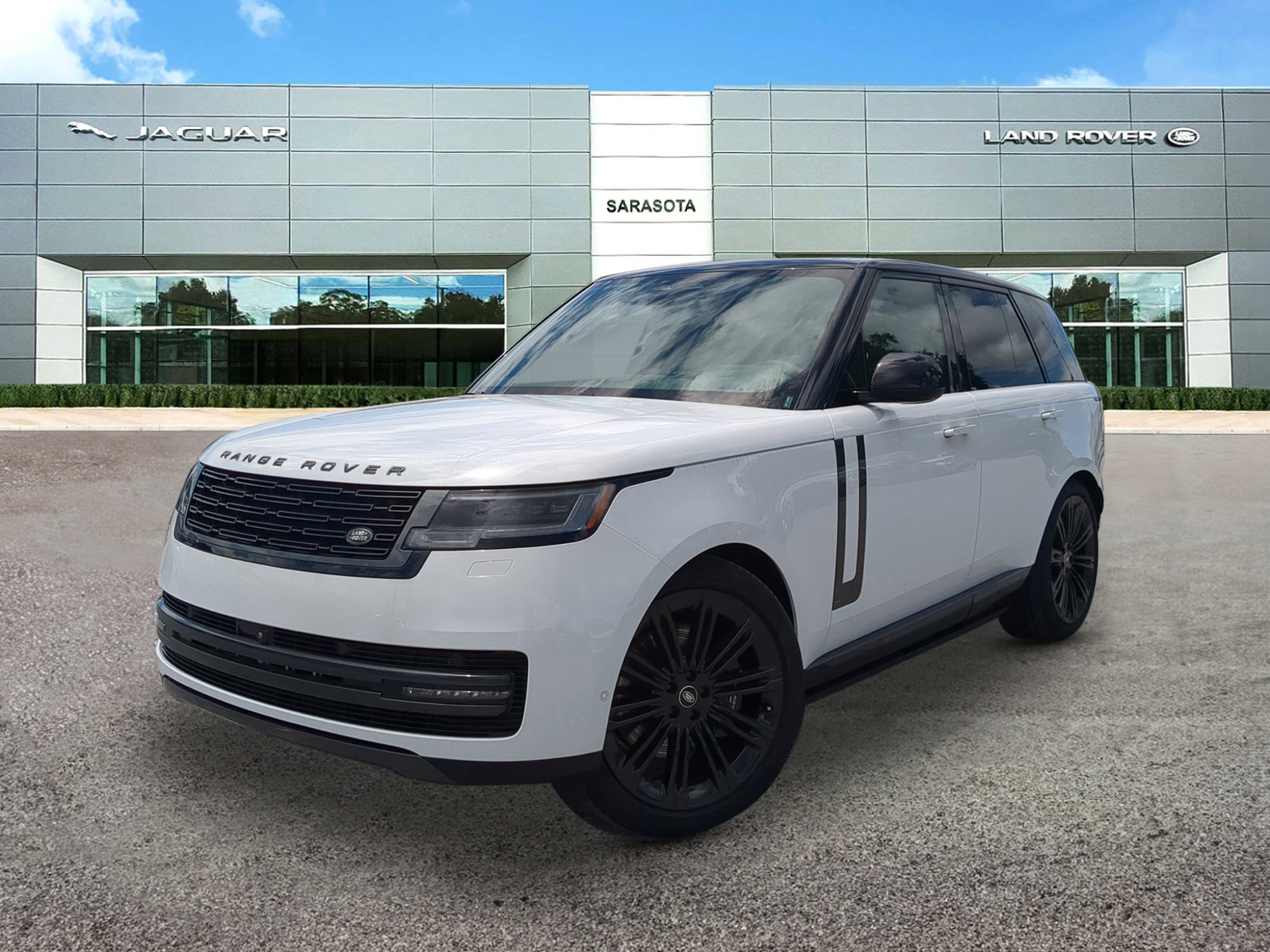 New 2025 Land Rover Range Rover SE