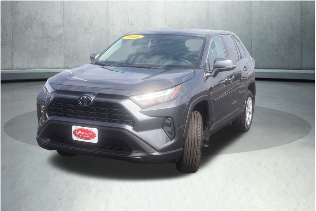 Used 2025 Toyota RAV4 LE AWD/4WD image 29