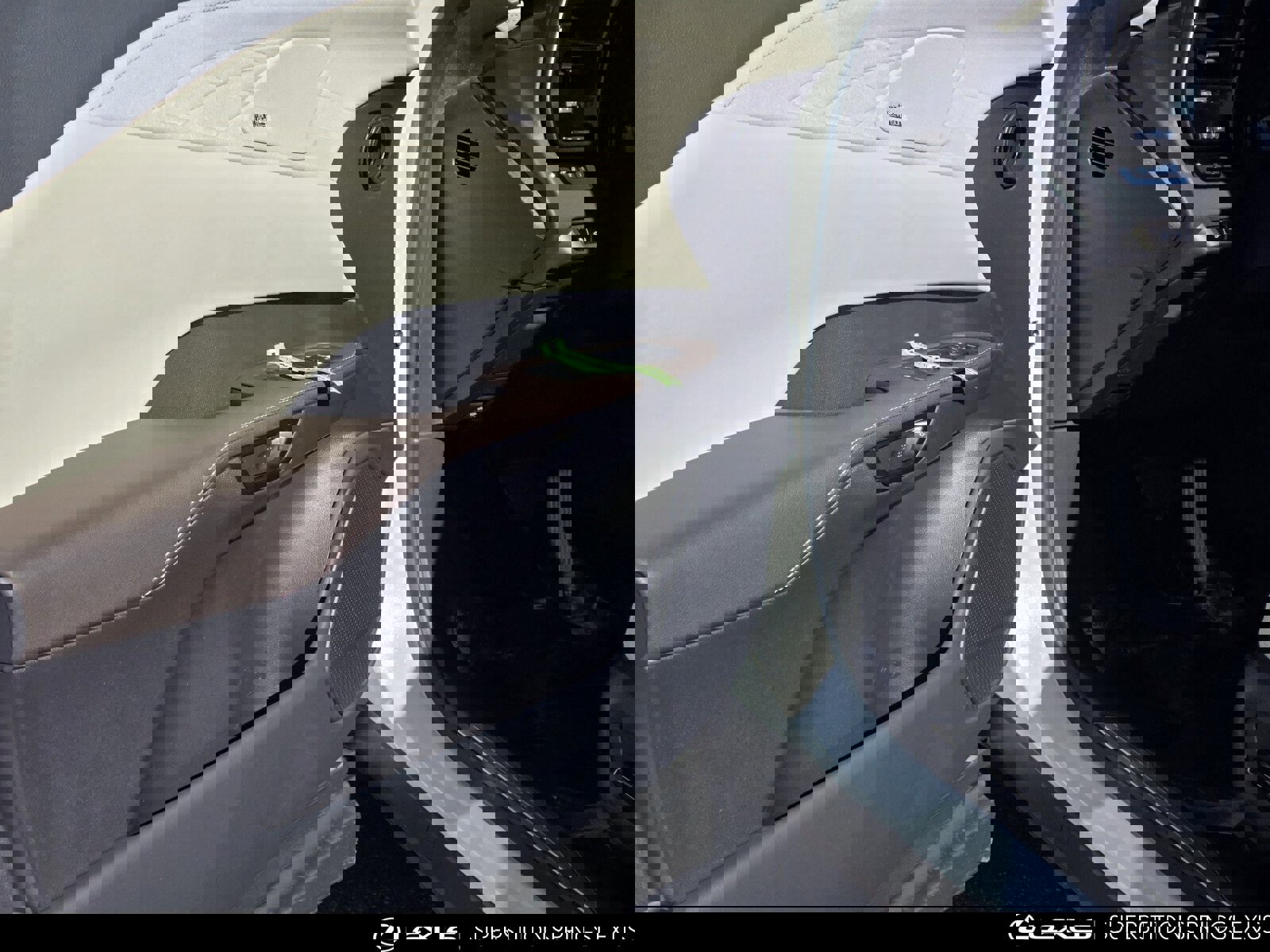 New 2026 Lexus RX 450h AWD image 11