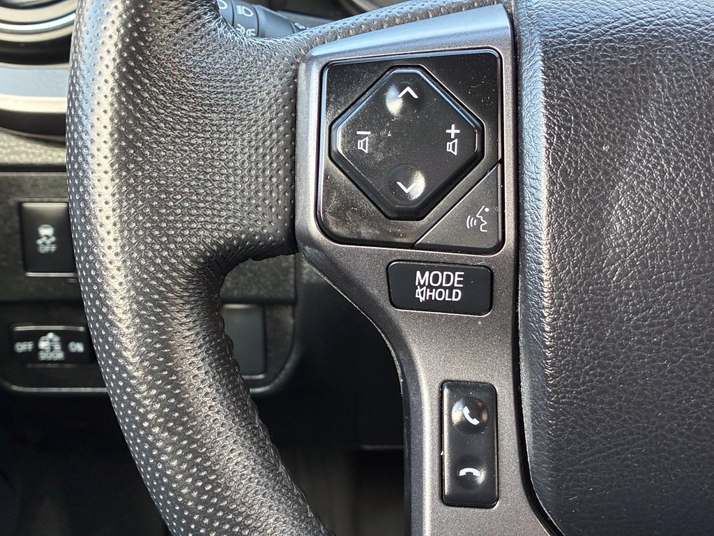 Used 2022 Toyota Tacoma TRD Off-Road AWD/4WD image 21