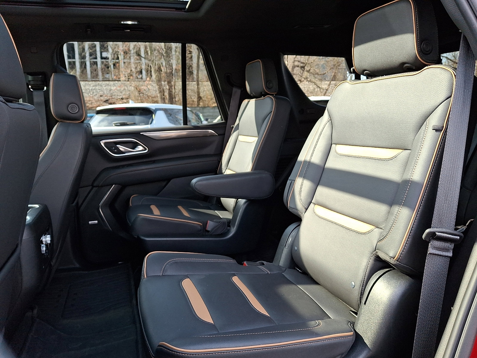 Used 2023 GMC Yukon AT4 image 9