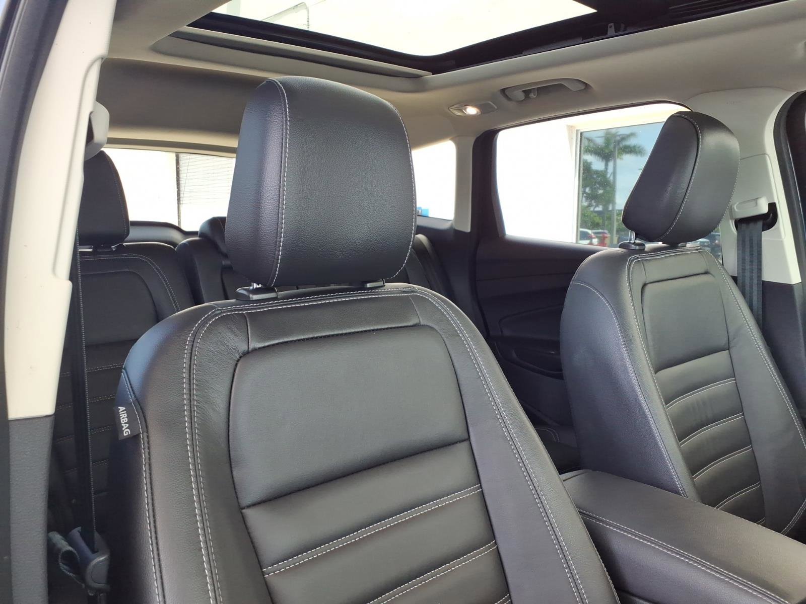 Used 2018 Ford Escape Titanium w/ Ford Safe & Smart Package FWD image 12