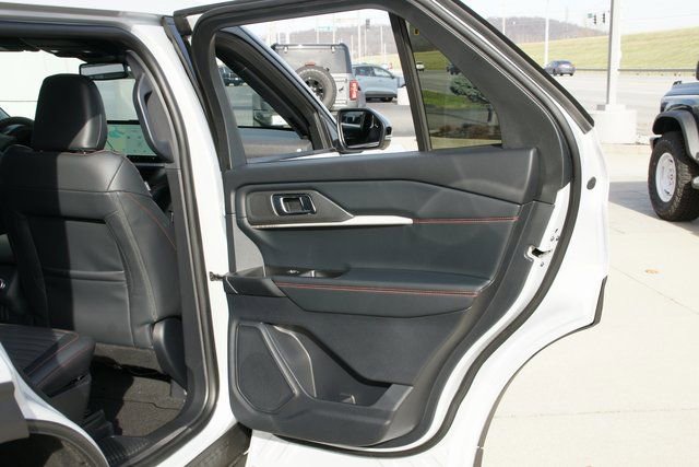 New 2026 Ford Explorer ST-Line w/ ST-Line Street Pack image 36