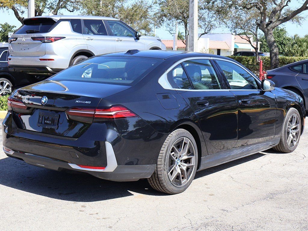 Used 2025 BMW i5 xDrive40 w/ Premium Package AWD/4WD image 12