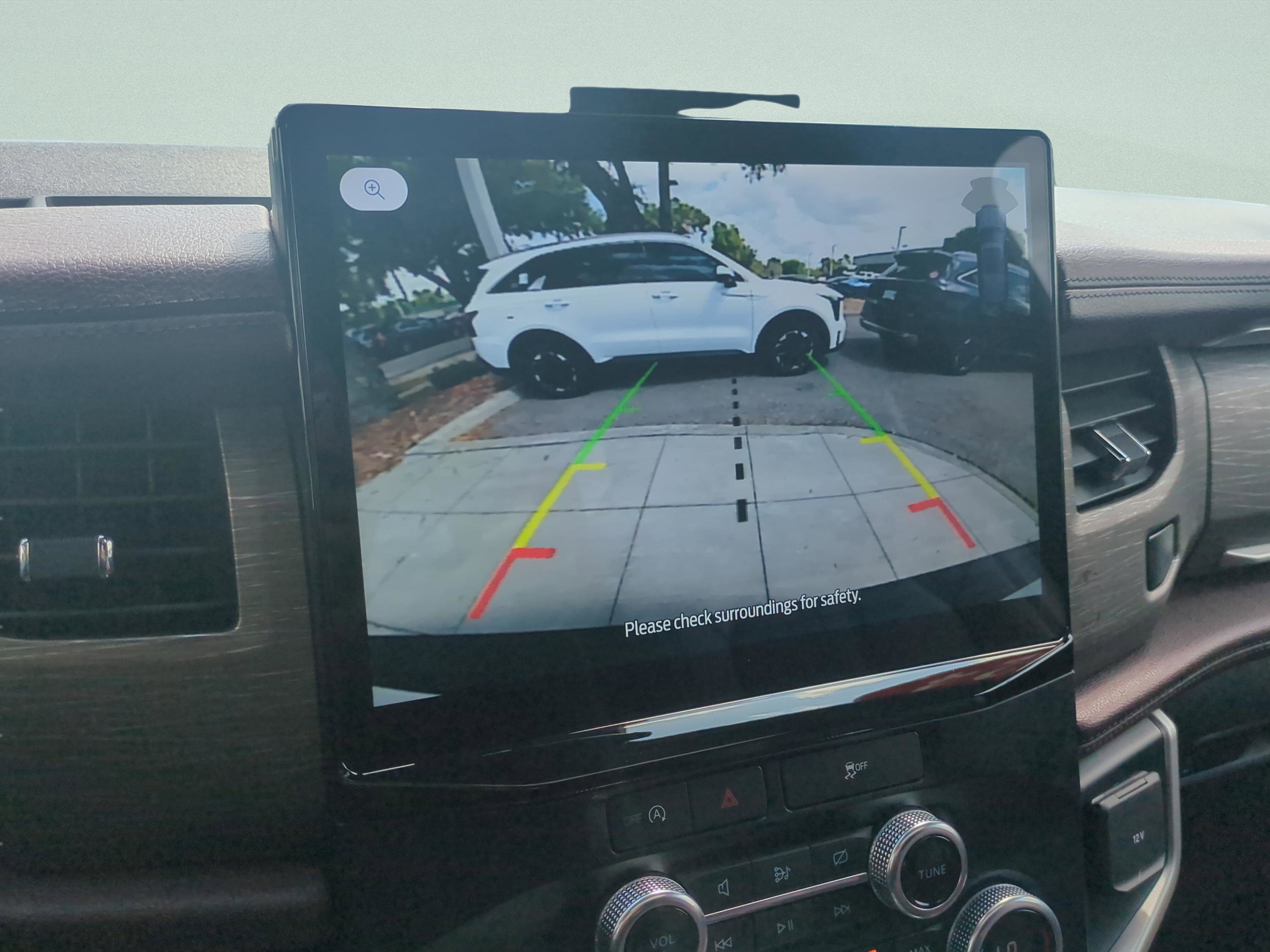 Used 2024 Ford Expedition Limited image 21