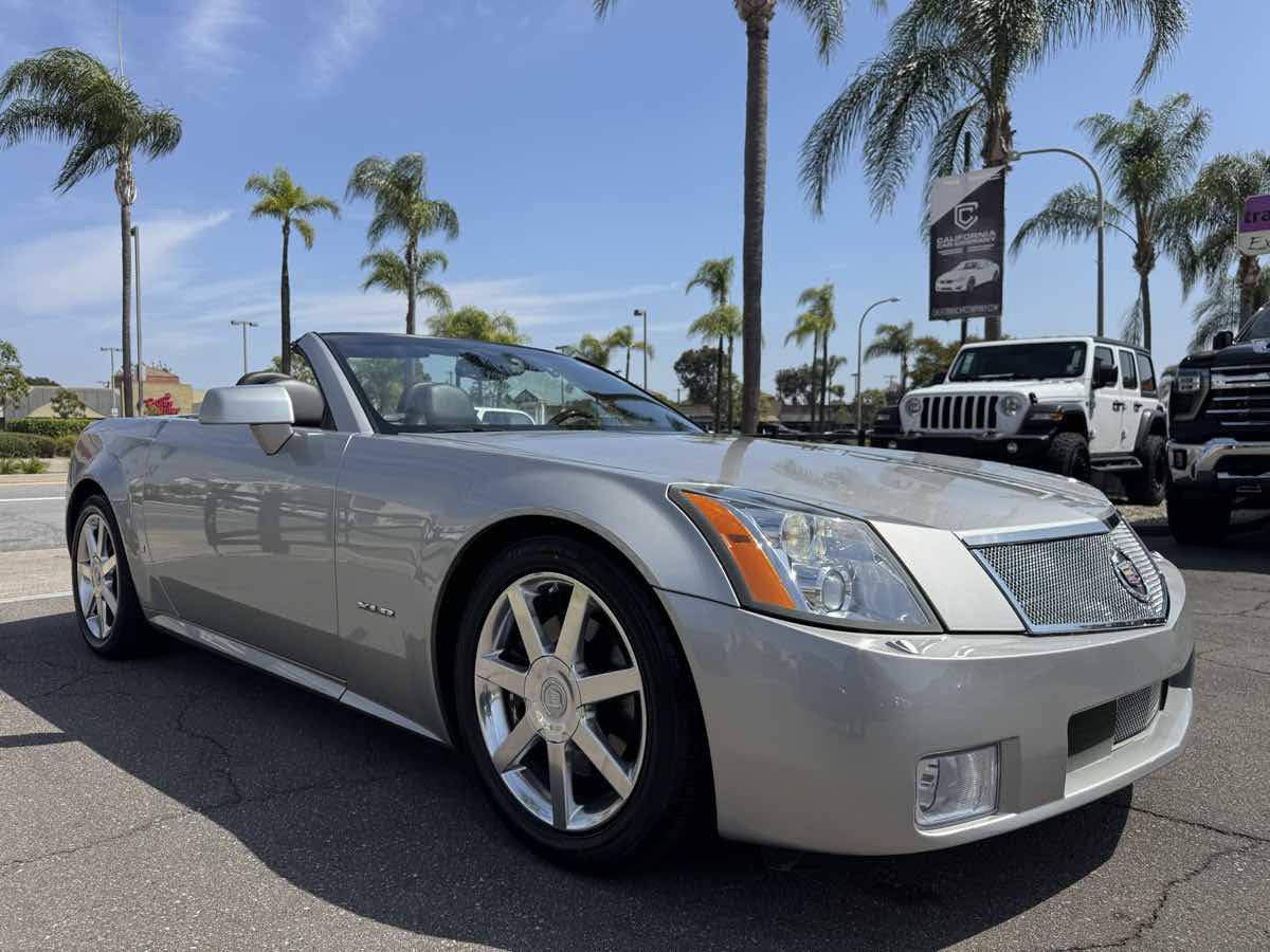 Used 2008 Cadillac XLR RWD image 10