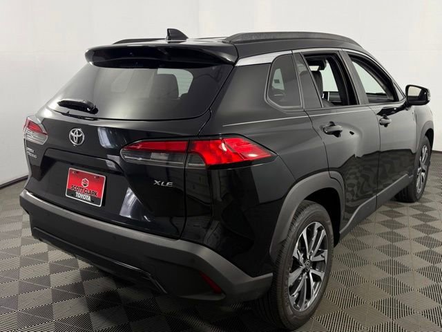 Used 2023 Toyota Corolla Cross XLE image 8