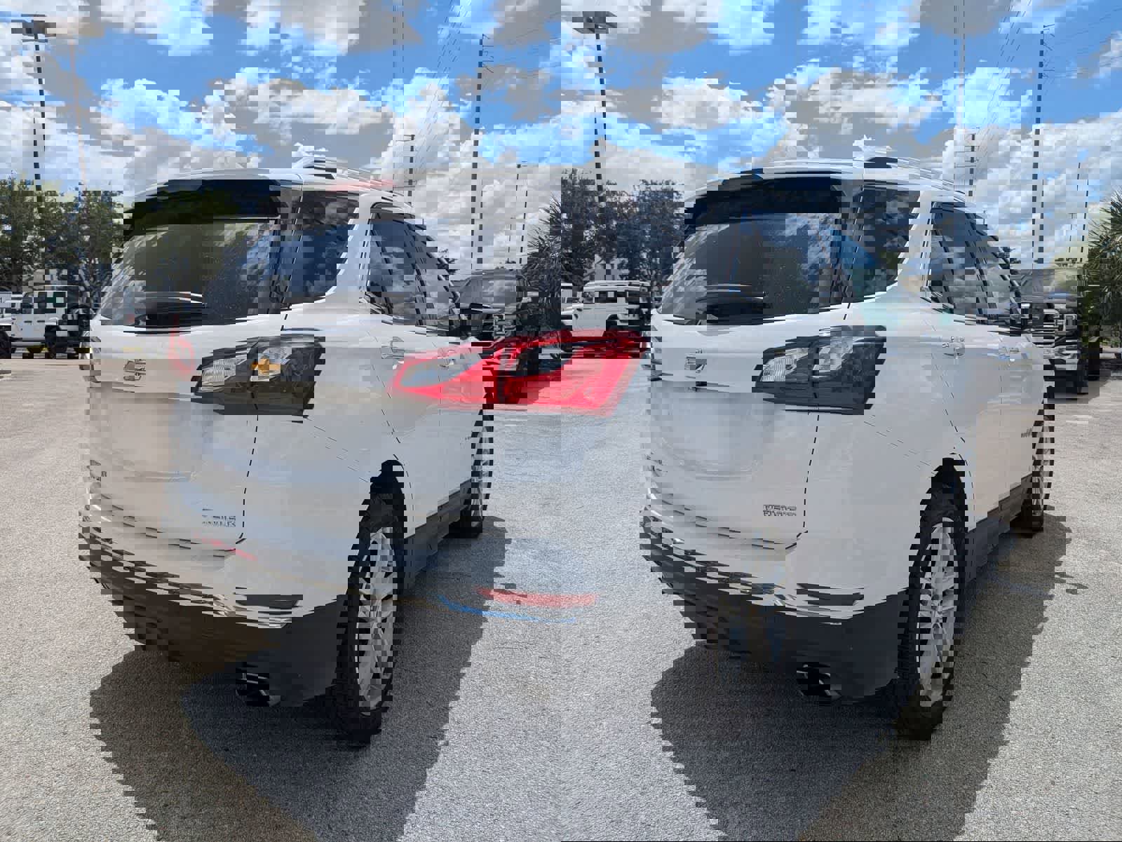 Used 2019 Chevrolet Equinox Premier FWD image 4