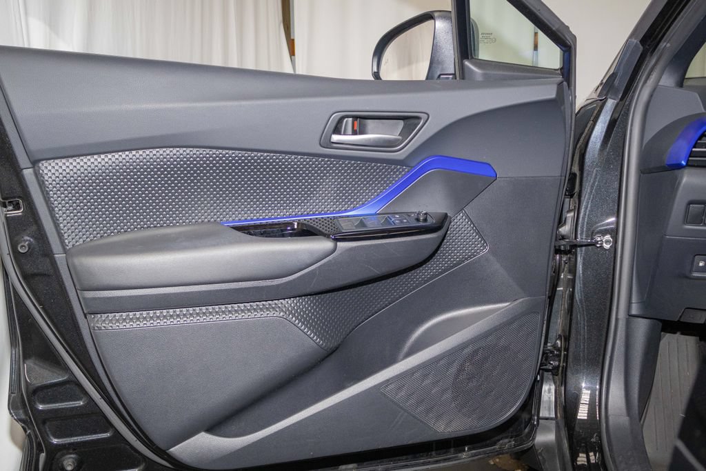 Used 2020 Toyota C-HR XLE FWD image 10