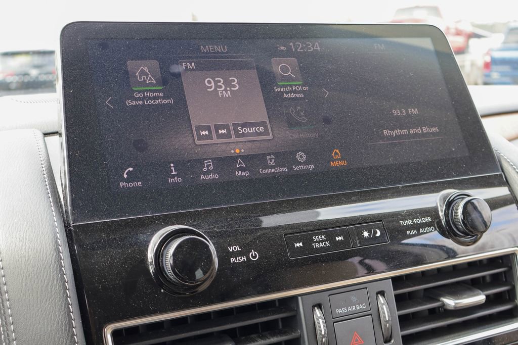 Used 2023 Nissan Armada SL w/ Captain's Chairs Package image 3