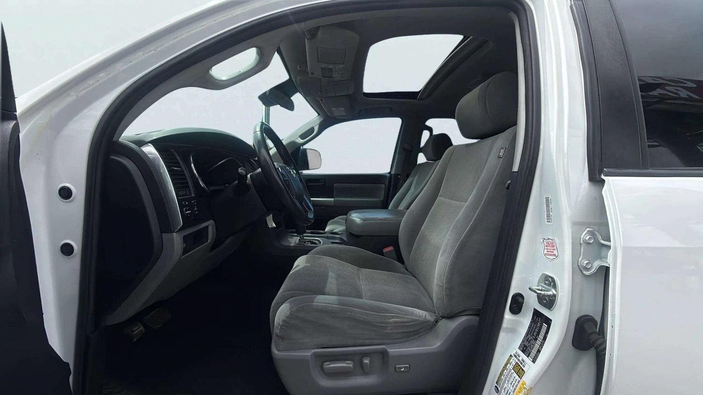 Used 2019 Toyota Sequoia SR5 AWD/4WD image 15