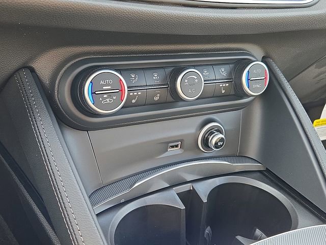 New 2026 Alfa Romeo Stelvio Sprint image 12