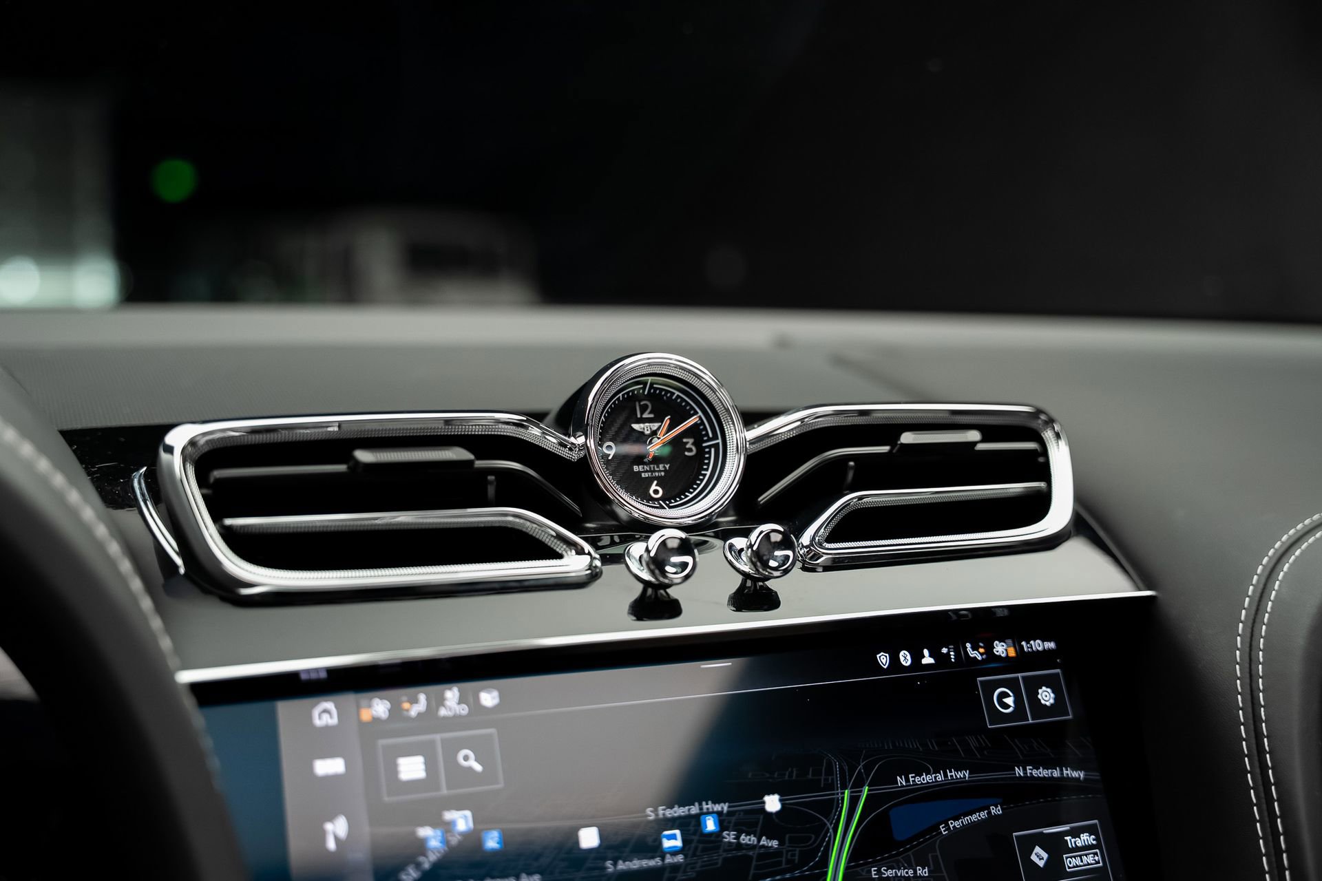Used 2021 Bentley Bentayga Plug-In Hybrid image 47