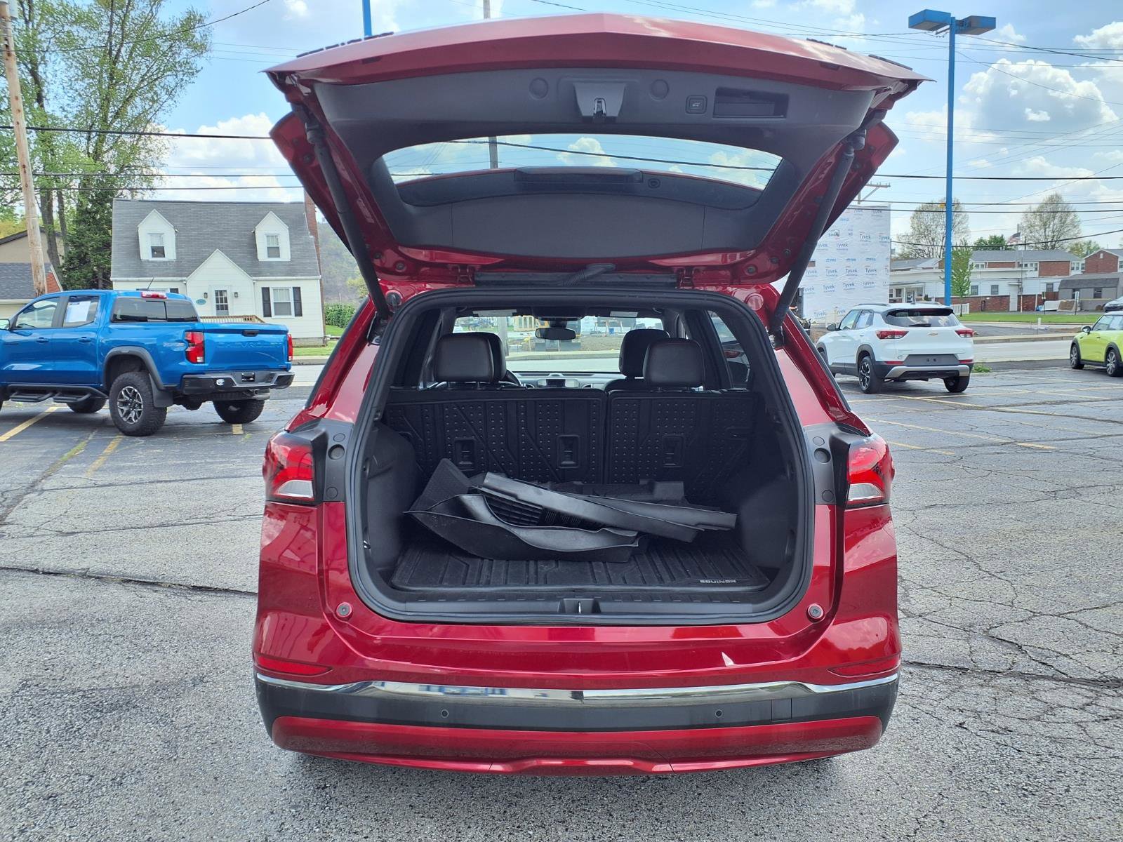 Certified 2023 Chevrolet Equinox RS w/ RS Leather Package AWD/4WD image 9