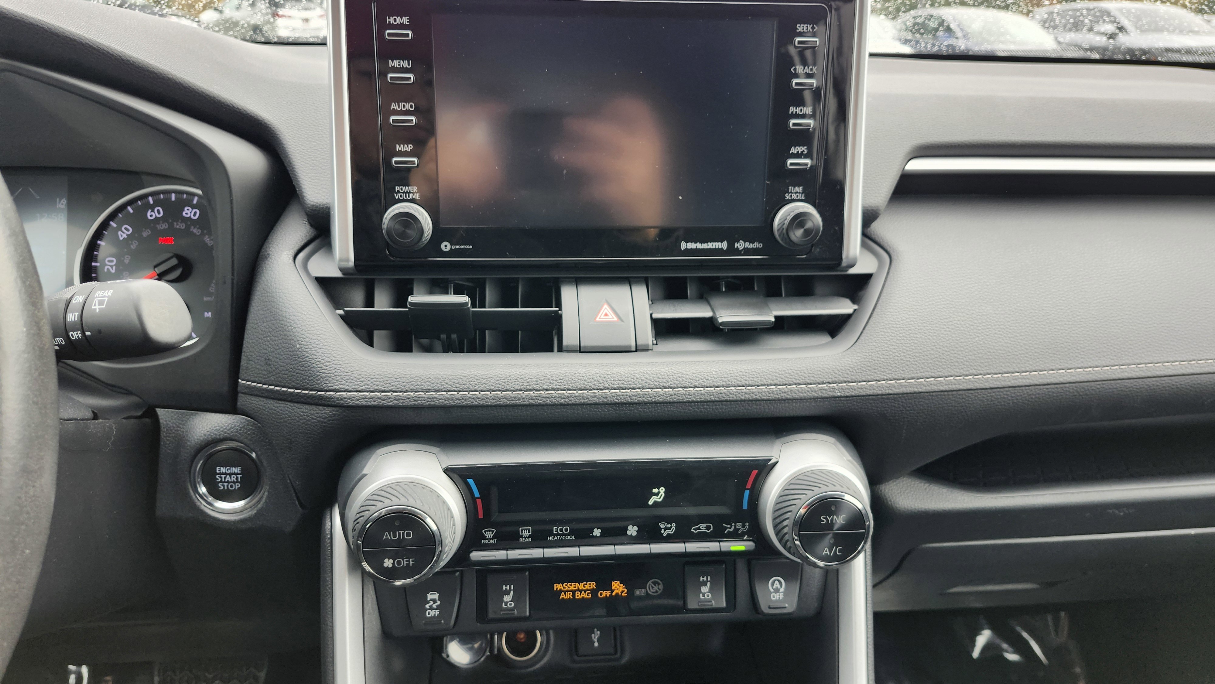 Used 2020 Toyota RAV4 XLE image 23