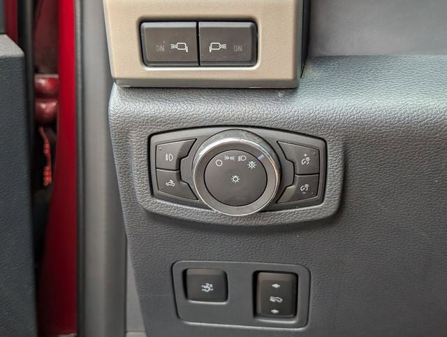 Used 2022 Ford F350 Lariat w/ Lariat Ultimate Package AWD/4WD image 22