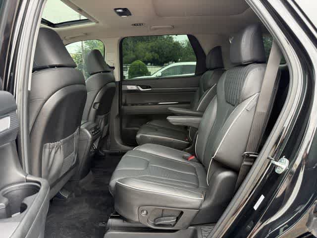 Used 2024 Hyundai Palisade Limited FWD image 18