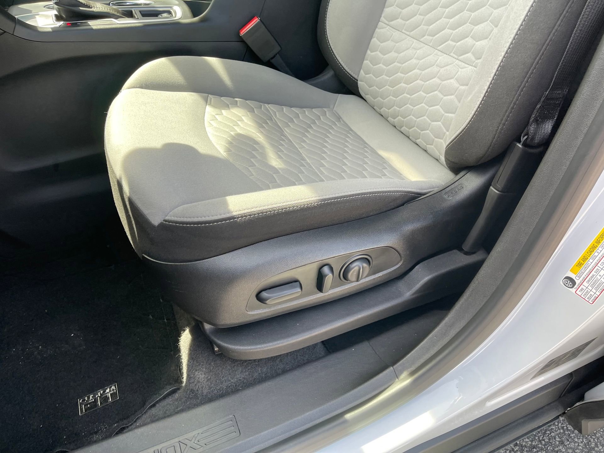 Used 2020 Chevrolet Equinox LT FWD image 14