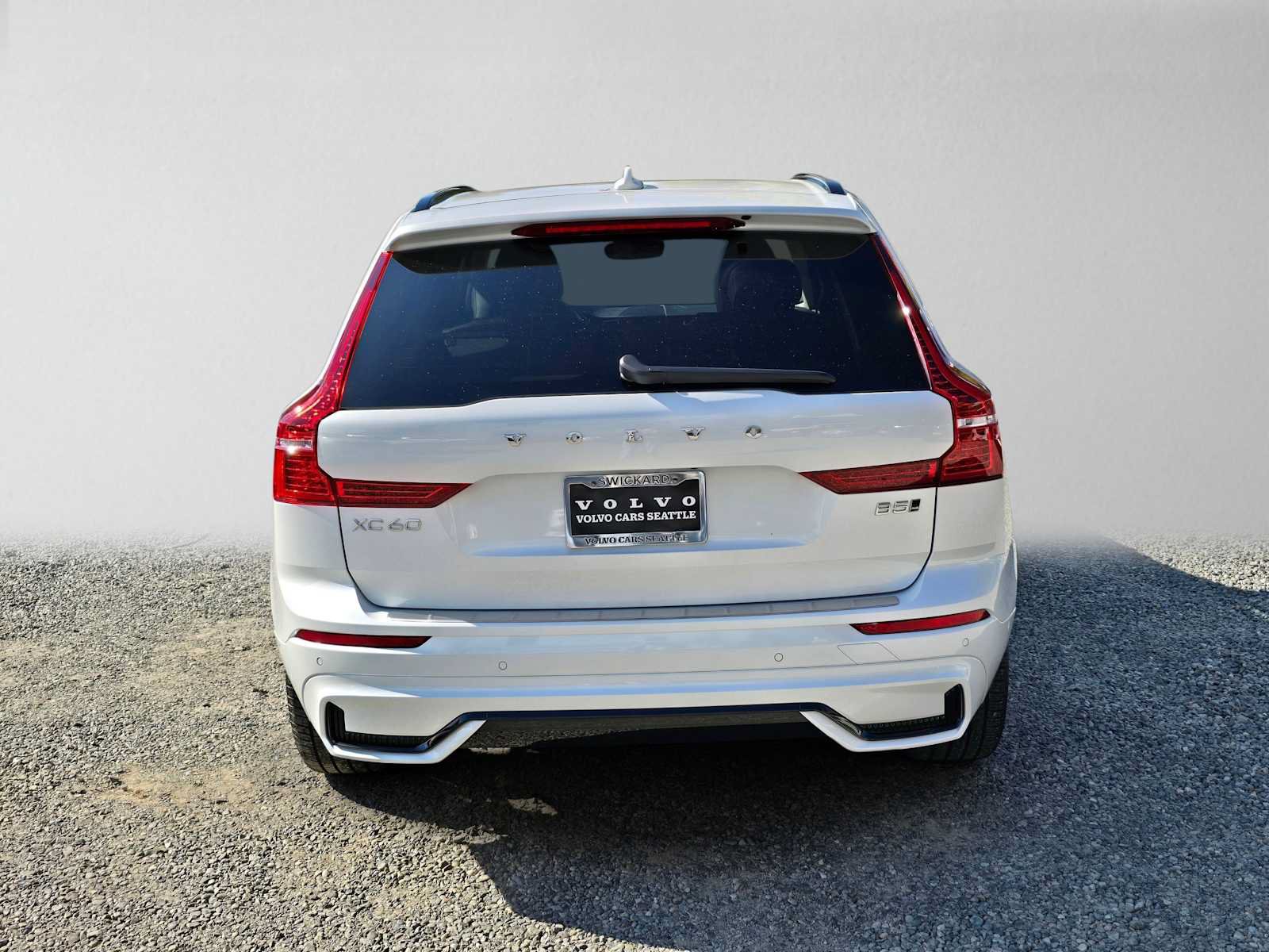 Used 2024 Volvo XC60 B5 Ultimate w/ Protection Package Premier AWD/4WD image 4