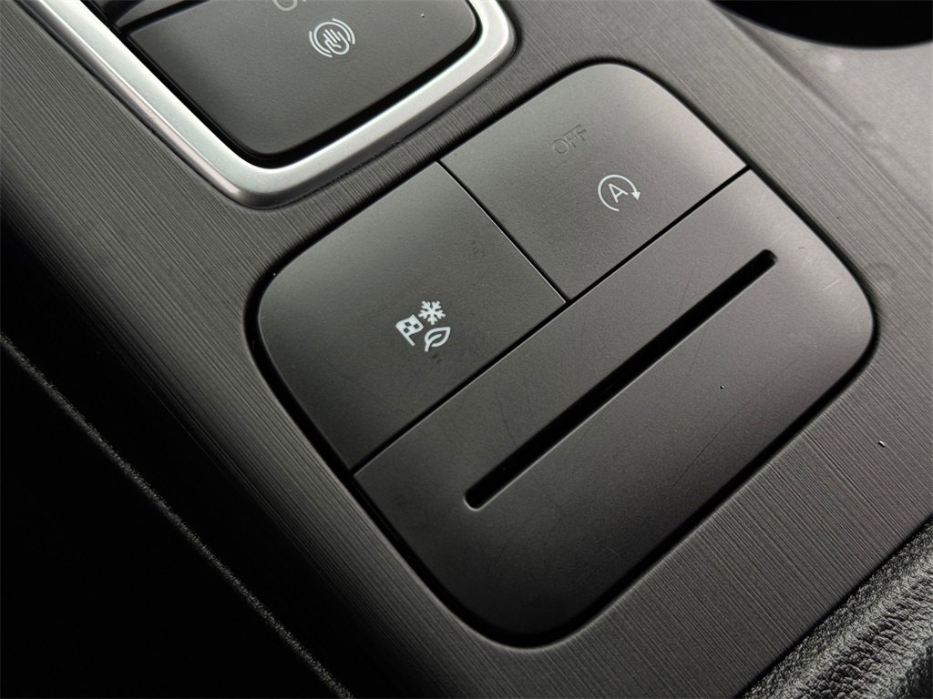 Used 2025 Ford Escape ST-Line image 31