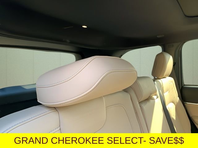 New 2025 Jeep Grand Cherokee Limited w/ Black Appearance Package image 36