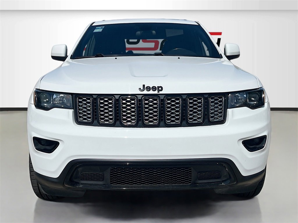 Used 2021 Jeep Grand Cherokee Laredo X image 2
