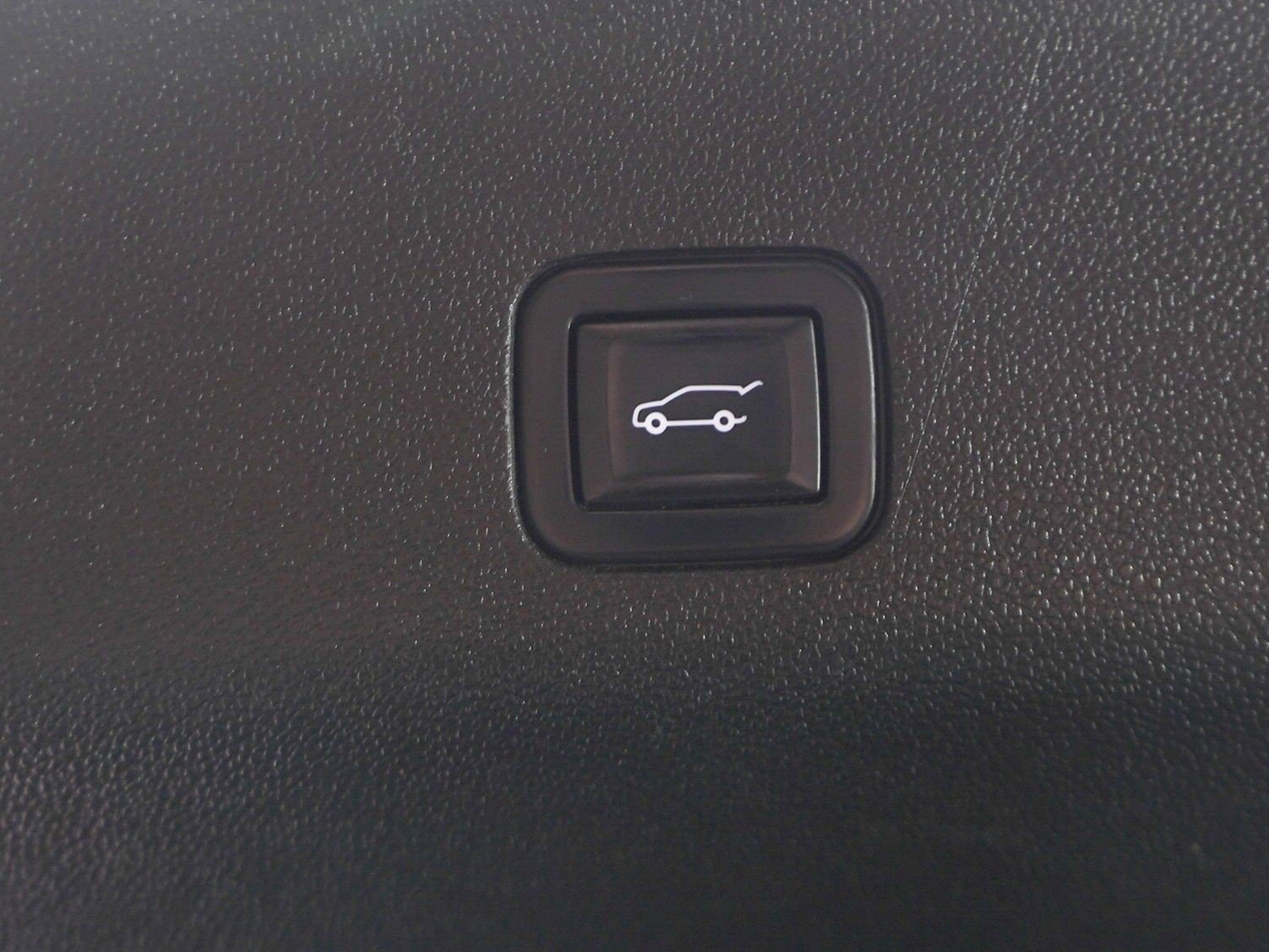 Used 2021 Chevrolet Suburban High Country AWD/4WD image 16