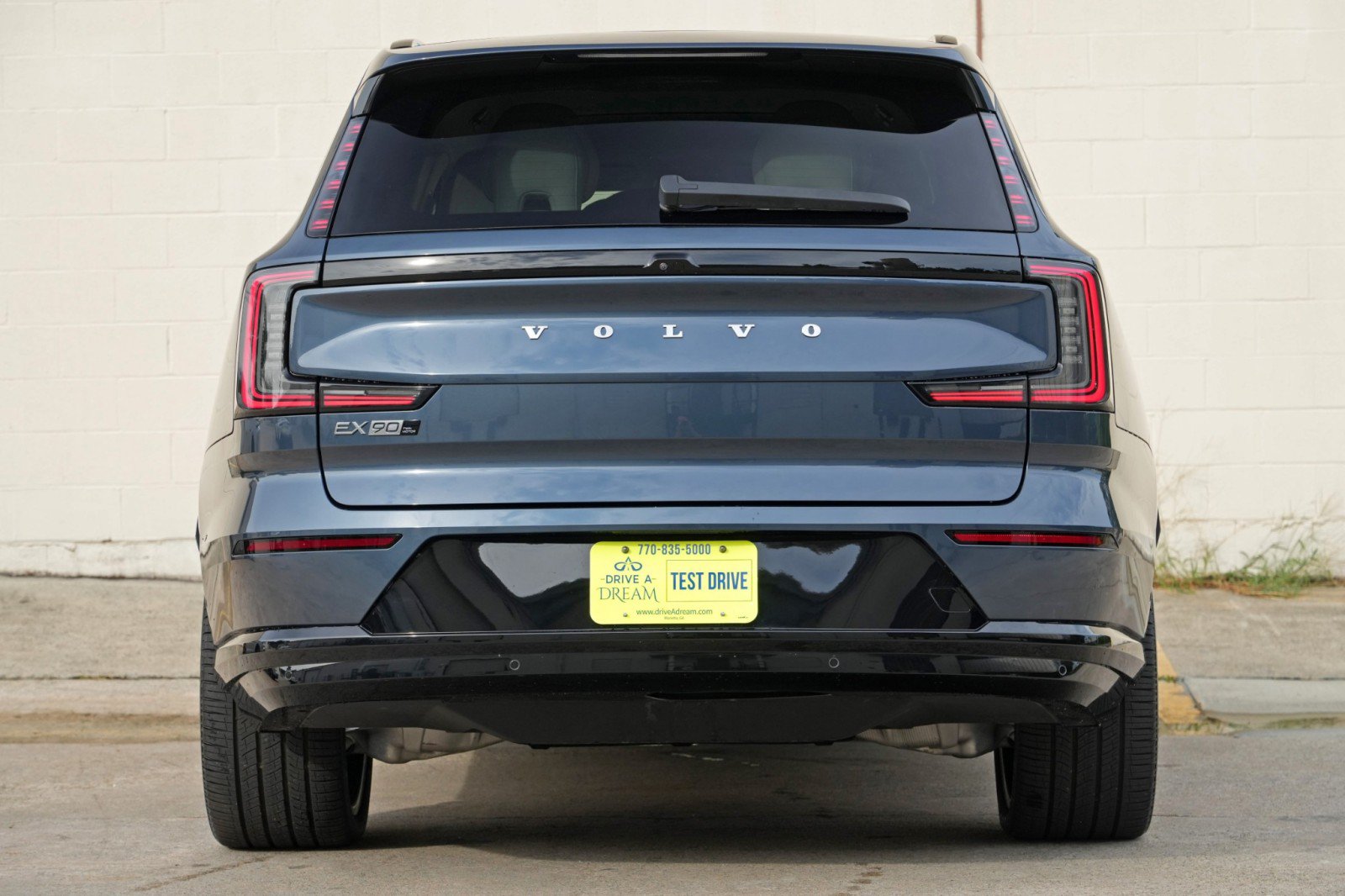 Used 2025 Volvo EX90 Ultra AWD/4WD image 11