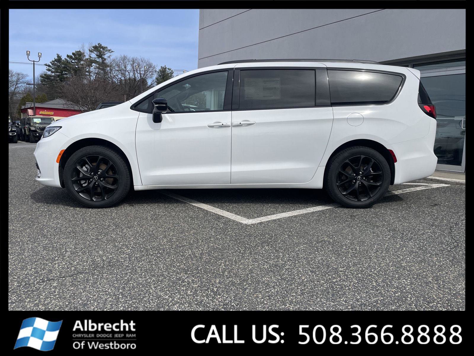 New 2026 Chrysler Pacifica Select w/ S Appearance Package image 2