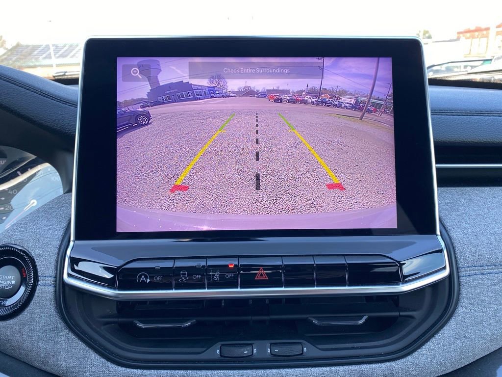 Used 2024 Jeep Compass Latitude image 15