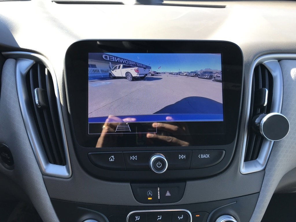 Used 2025 Chevrolet Malibu LT image 14