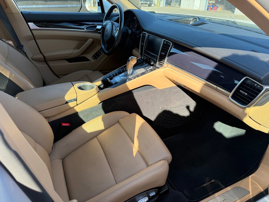 Used 2016 Porsche Panamera 4 AWD/4WD image 18