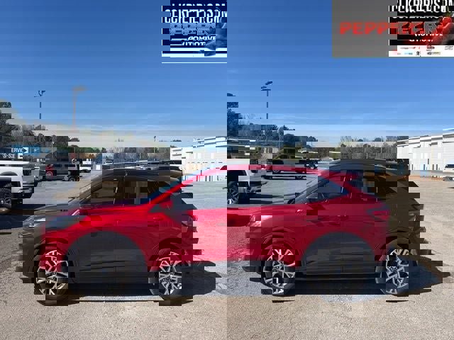 Used 2022 Ford Escape SEL w/ Technology Package image 3