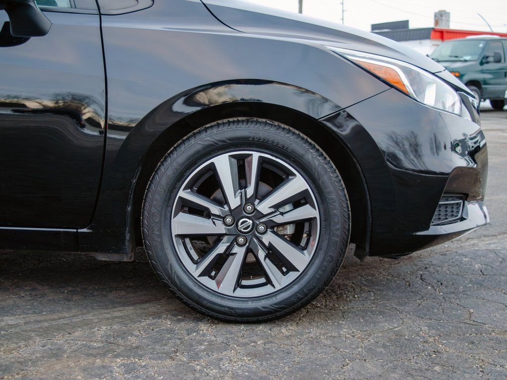 Used 2022 Nissan Versa SV image 12