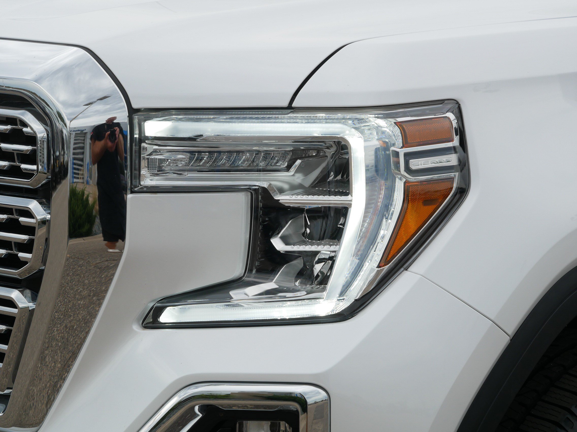 Used 2021 GMC Sierra 1500 Denali w/ Denali Ultimate Package AWD/4WD image 16