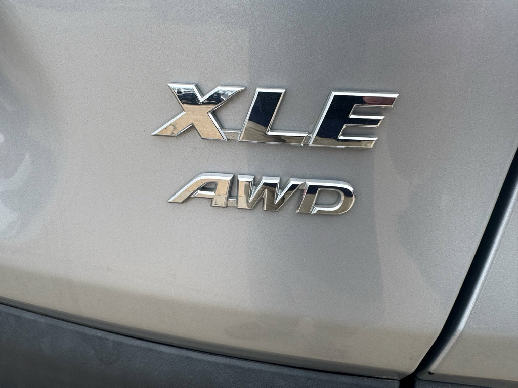 Used 2023 Toyota RAV4 XLE AWD/4WD image 14