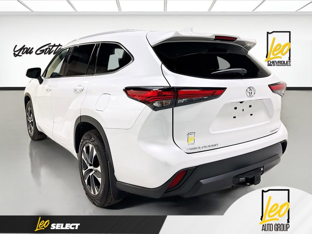 Used 2022 Toyota Highlander XLE image 7